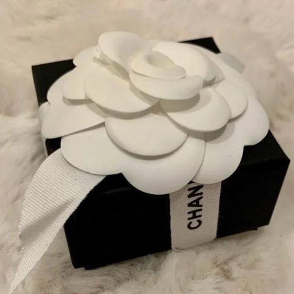 New Chanel CC stars crystals golden color stud earrings - Picture 12 of 12